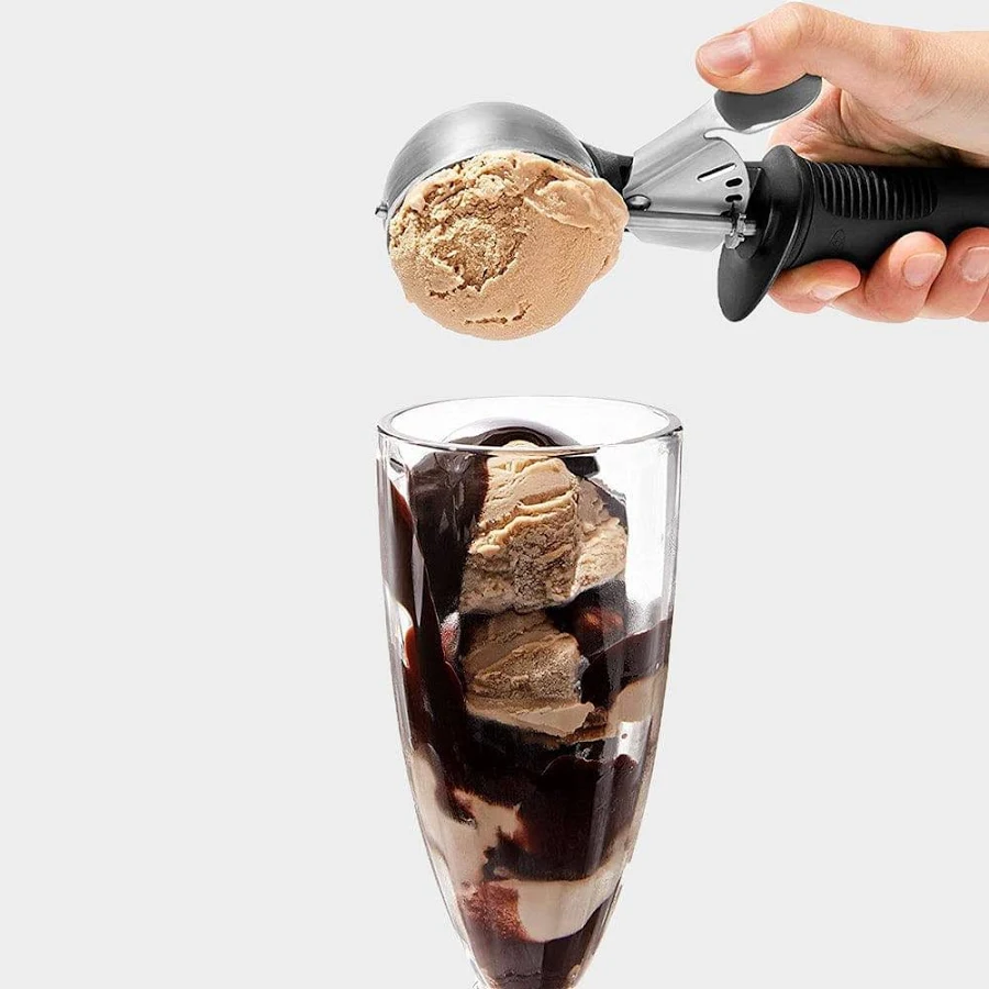 OXO Classic Swipe Ice- Cream Scoop